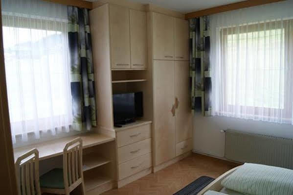 Hotel Garni Haus Anita Liesing Exteriör bild