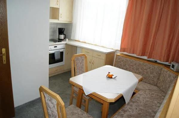 Hotel Garni Haus Anita Liesing Exteriör bild